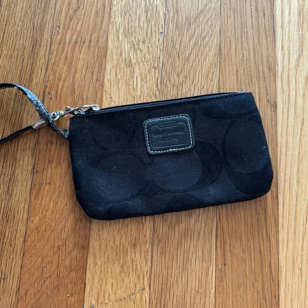 Coach Print Black Signature Wristlet - Picture 2 of 6